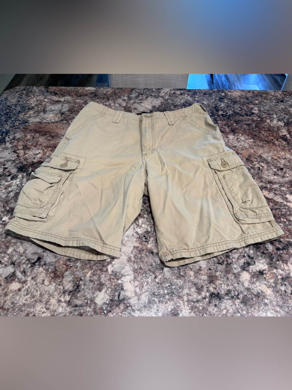 Lee Men's Cargo Shorts in Light Khaki